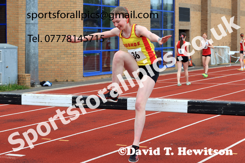 Steeplechase, 2026 Elswick Harriers Event, Wentworth, Hexham. Photo: David T. Hewitson/Sports for All Pics